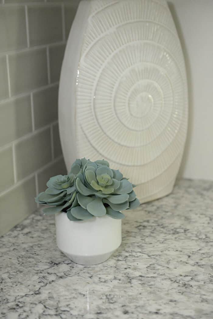 LG Viatera Quartz Counter