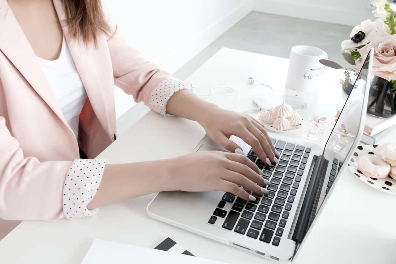 Cyber Monday Deals Caroline on Design
