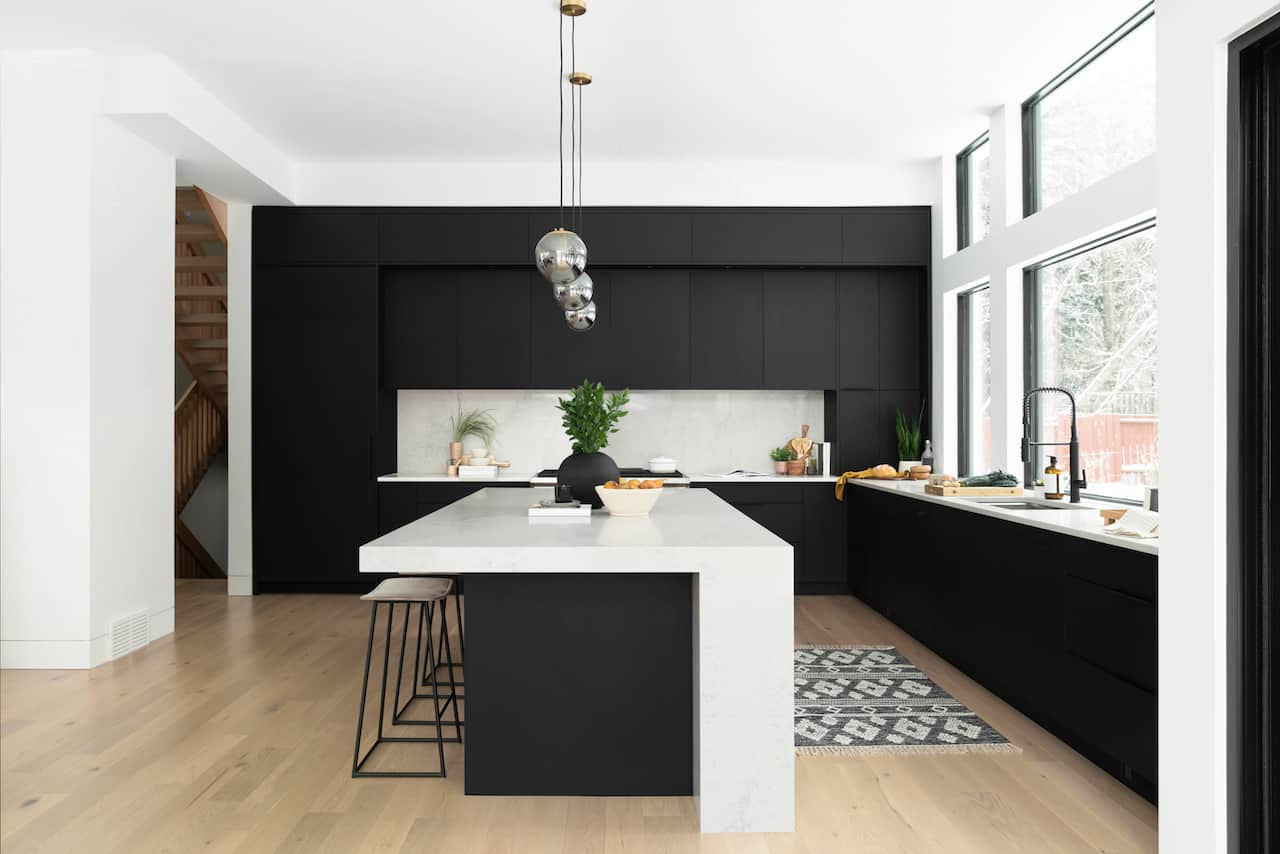 How to Choose Kitchen Rug Color: A Deep Dive into Black Kitchen
